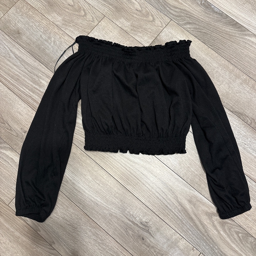 Shoulder off croptop